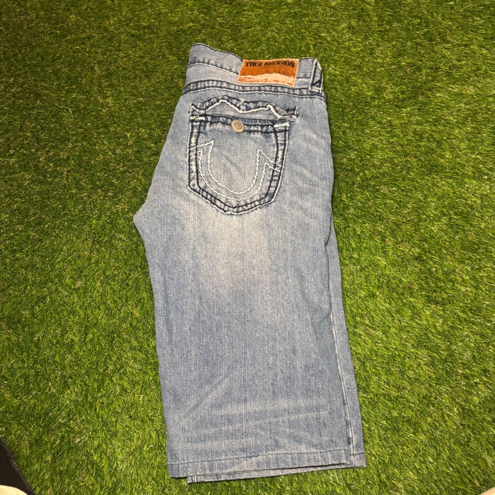 True Religion Mens Distressed Denim Shorts Light Wash Big T Stitch Blue Size 36 - Picture 14 of 15